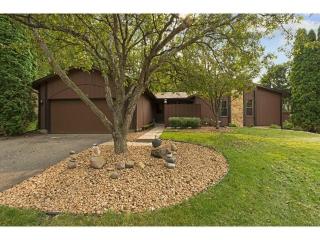 387 Sterling St, Saint Paul, MN 55119-5545