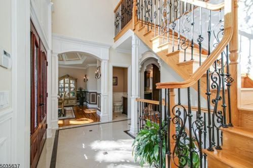 1 Mueller Pl, Warren, NJ 07059-5703