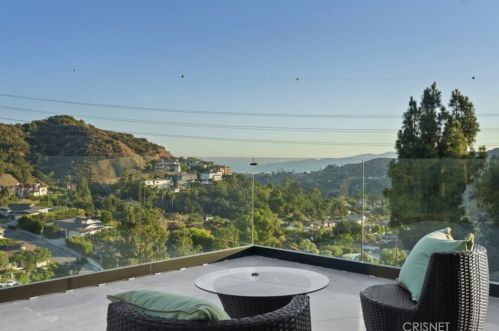 2434 Delisle Ct, Glendale CA  91208-2210 exterior