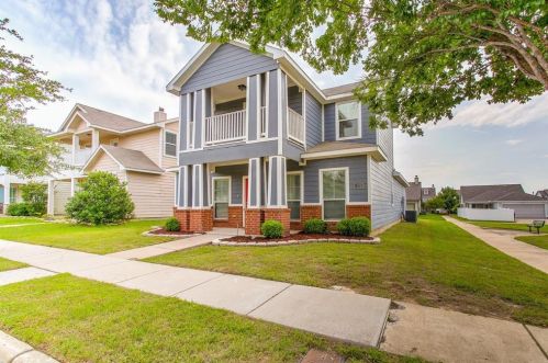 11032 Kinston St, Fort Worth TX  76179-5337 exterior