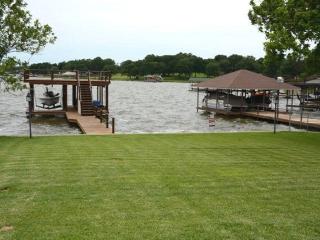 136 Surls Dr, Gun Barrel City, TX 75156-7222