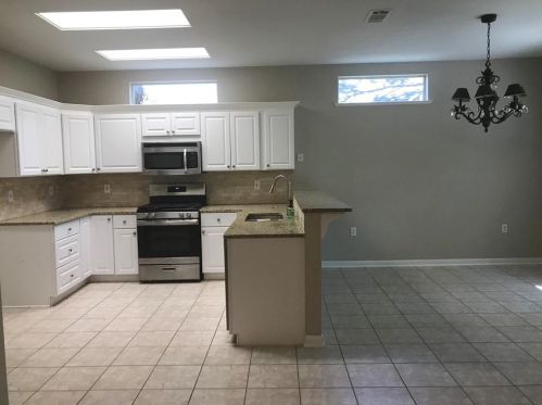 113 Nighthawk Way, Georgetown TX  78633-4555 exterior