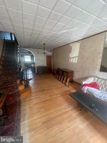 2548 Darien St, Philadelphia, PA 19148-4523