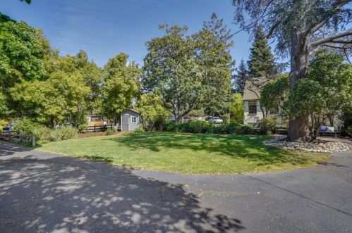 940 Woodland Ave, San Carlos, CA 94070-3856