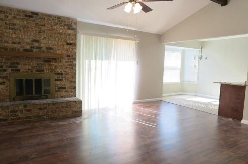 6432 Melinda Ct, Fort Worth TX  76148-3242 exterior