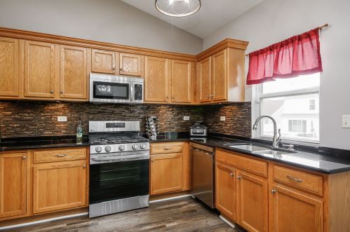 494 Savannah Ln, Lemont IL  60440-5086 exterior