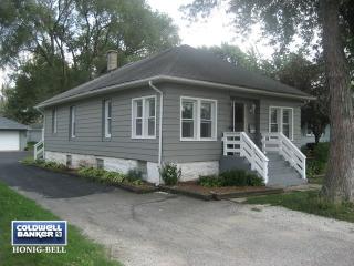 510 Cayuga St, Joliet, IL 60432-2114