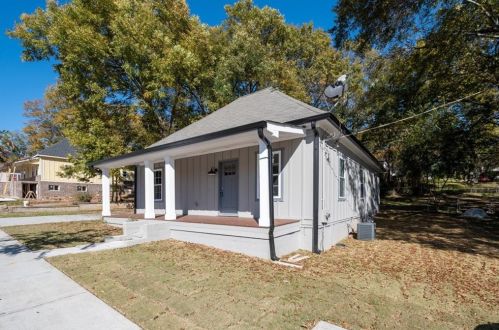 4605 Lee St, Buford, GA 30518-5723
