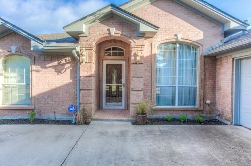 3200 Riverwood Dr, Fort Worth TX  76116-9560 exterior