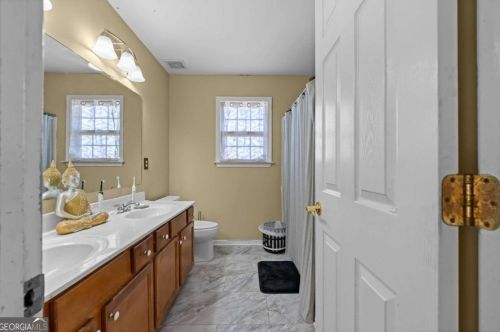 5625 Baffin Rd, Atlanta GA  30349-7050 exterior