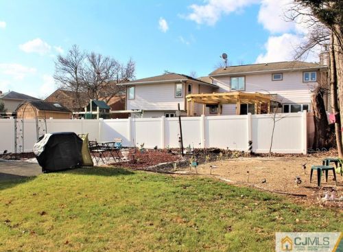 132 Highland Ave, Edison, NJ 08817-2930
