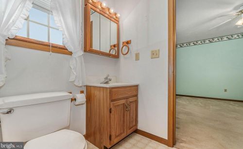 62 Lion Dr, Hanover PA  17331-3847 exterior