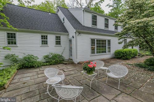 7 Honeybrook Dr, Princeton NJ  08540-7434 exterior