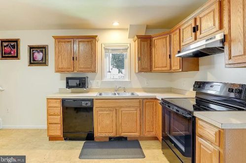 14 Race St, Trenton NJ  08638-4220 exterior