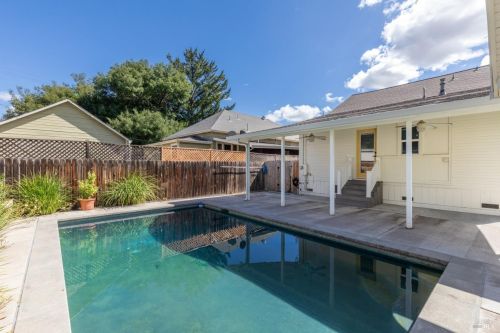 302 Scott St, Ukiah CA  95482-4320 exterior