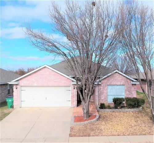 5417 Beaver Ridge Dr, Fort Worth, TX 76137-4717