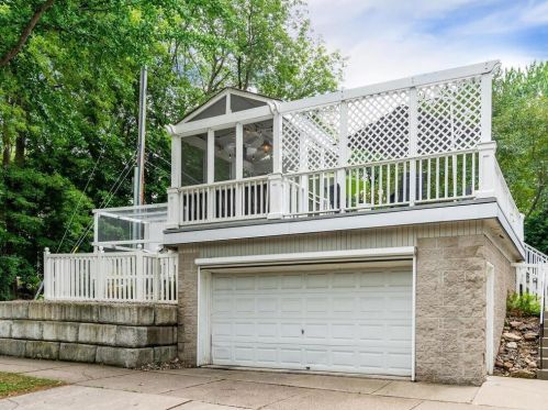1818 Goodrich Ave, Saint Paul MN  55105-1907 exterior