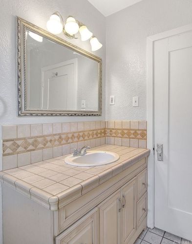 3160 Lime St, Riverside CA 92501-2930 exterior