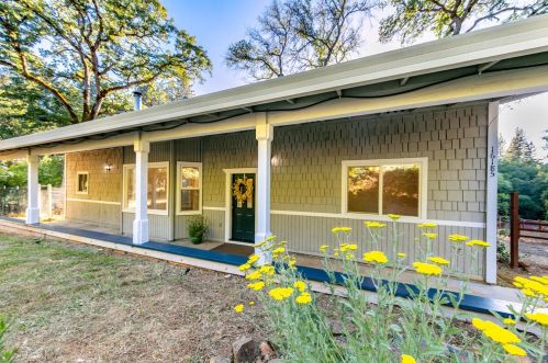 16185 Rocky Rd, Meadow Vista, CA 95722-9558