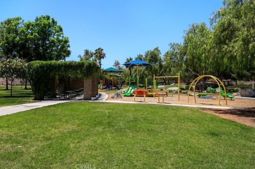 12595 Orangeblossom Ln, Riverside CA  92503-7058 exterior