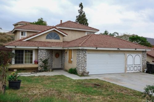 6613 Condor Dr, Riverside, CA 92509-0417