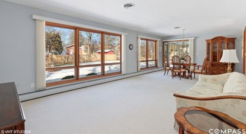 10438 Mawman Ave, Waukegan, IL 60087-2425