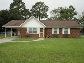 622 Slade St, Hinesville, GA 31313-3940