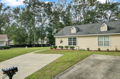 9520 Raven Dr, Ladson SC  29456-4924 exterior