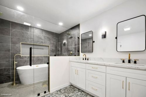 915 Alta Vista Dr, Vista CA  92084-5517 exterior