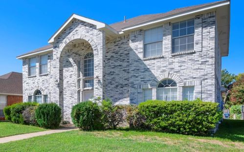 6917 Club Creek Dr, Fort Worth TX  76137-3363 exterior