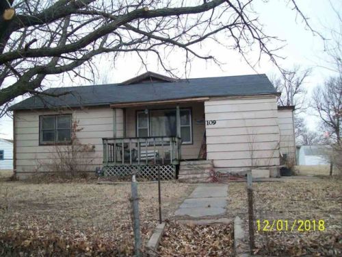 109 Clark St, Udall, KS 67146-9547