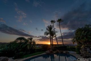 5525 Melvin Ave, Los Angeles, CA 91356-2932