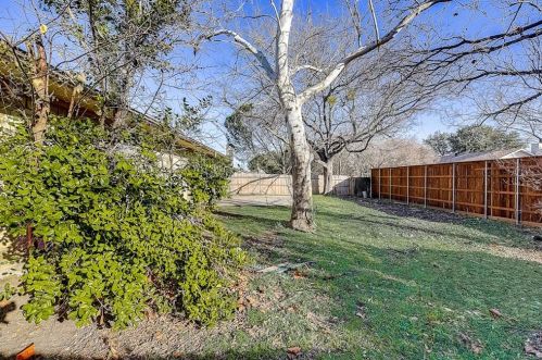 2020 Cedarwood Dr, Carrollton TX 75007-5405 exterior