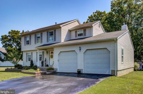 16 Mcadoo Ave, Trenton, NJ 08619-1752
