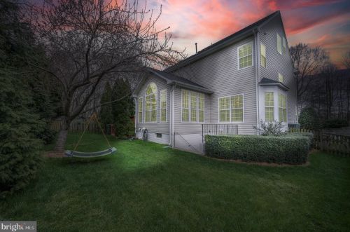 5396 Gunston Hall Dr, Woodbridge, VA 22193-3168