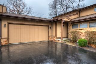 2436 Parliament Sq, Toledo OH  43617-1285 exterior