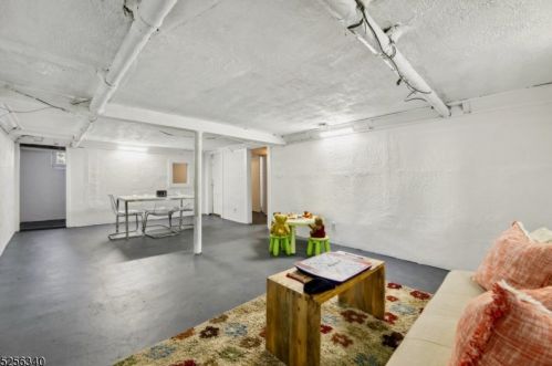 5 Colgate Rd, Maplewood NJ 07040-2807 exterior