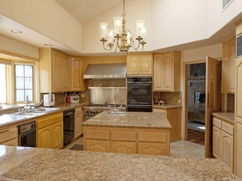 141 Peralta Hills Dr, Anaheim CA  92807-3424 exterior