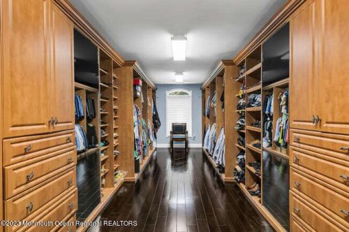 15 Pegasus Dr, Tinton Falls NJ 07724-2875 exterior