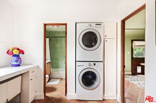 1114 Mountain St, Glendale CA  91207-1834 exterior