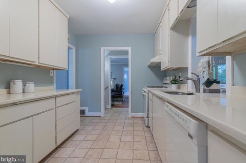 303 Melbourne Ave, Silver Spring MD 20901-2818 exterior