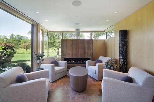 2500 Telegraph Rd, Bannockburn IL  60015-1540 exterior