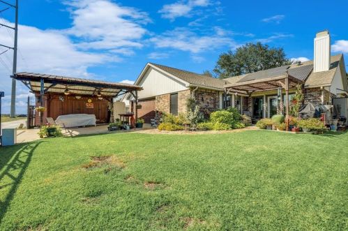 7026 Christina Ln, Garland TX 75043-6619 exterior