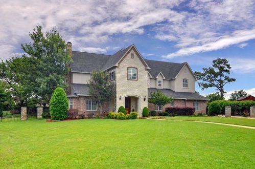 1118 Country Club Ct, Midlothian, TX 76063-2511