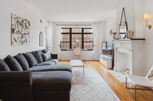 444 Belmont Ave, Chicago, IL 60657-6423