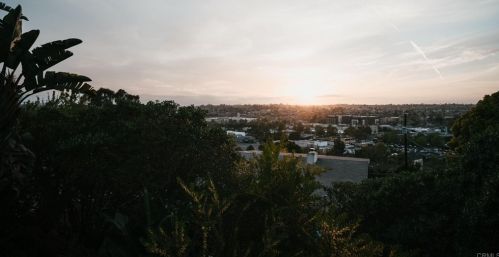 247 Ocean View Dr, Vista, CA 92084-6051