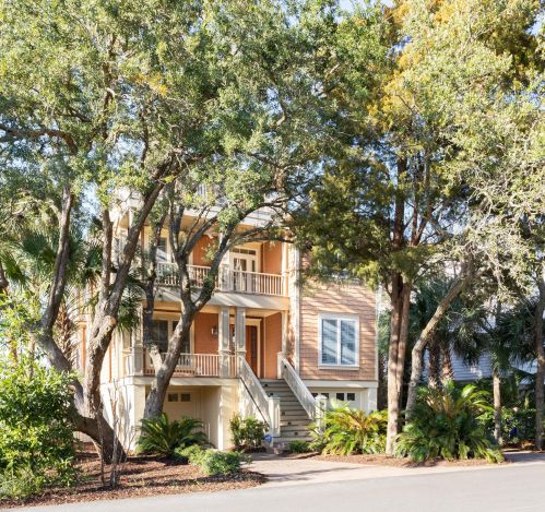 24 Marsh Island Ln, Isle Of Palms, SC 29451-3849