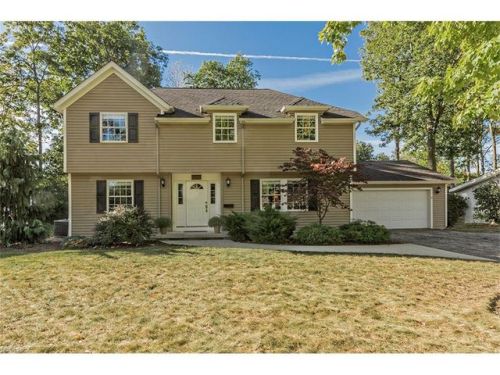 5316 Chickadee Ln, Cleveland OH  44124-2867 exterior