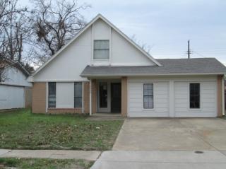 2236 Oakdale Rd, Irving TX  75060-6511 exterior