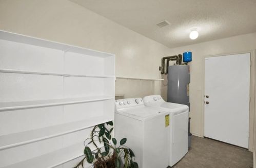 1423 Bradbury Ln, Austin TX  78753-7303 exterior